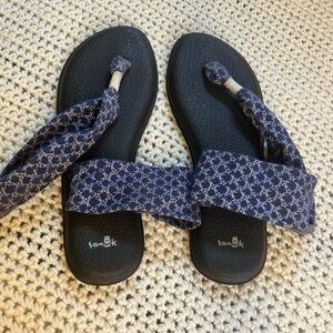 Sanuk dark blue sling sandals